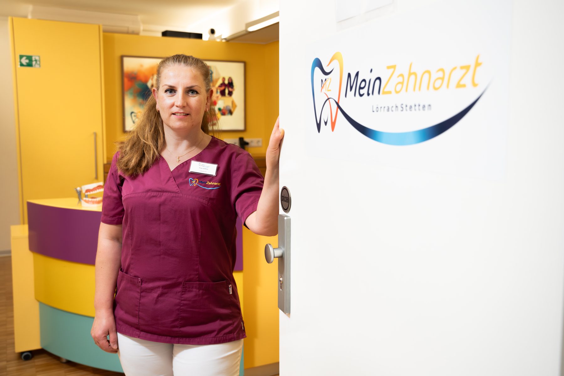 Zahnärztin Donka Valeva in der Praxis MeinZahnarzt Lörrach Stetten